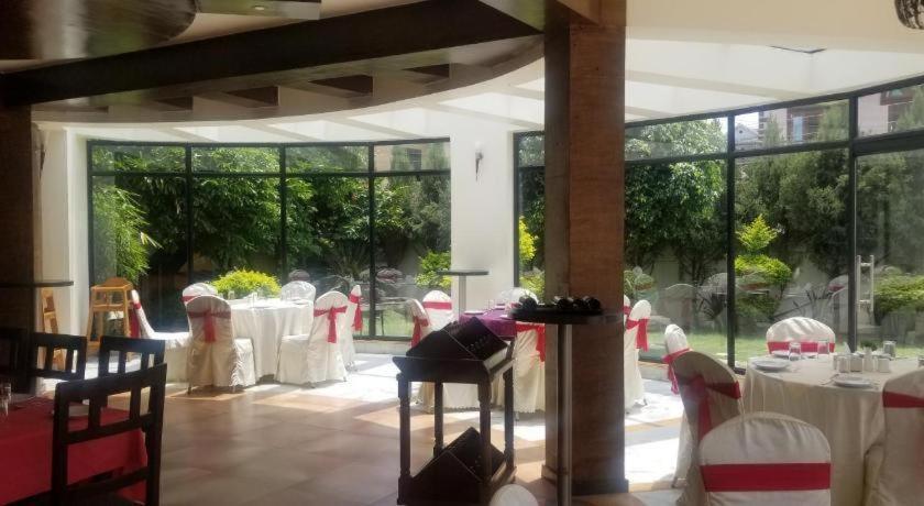 Hotel Club Denovo à Butwal Extérieur photo